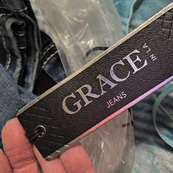 Grace in LA Blue Jeans with Contrast Stitching and Twill Weave - Picture 4 of 8